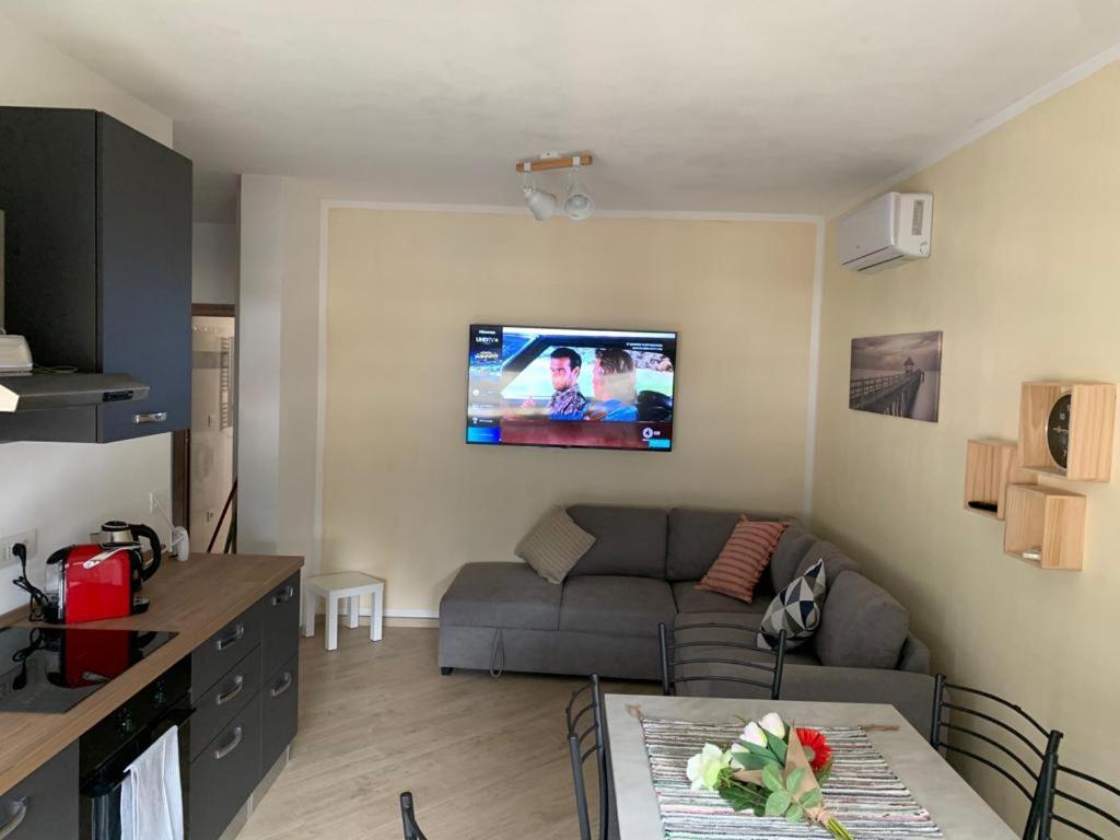 Alfiume B Apartment Tirano Exterior photo
